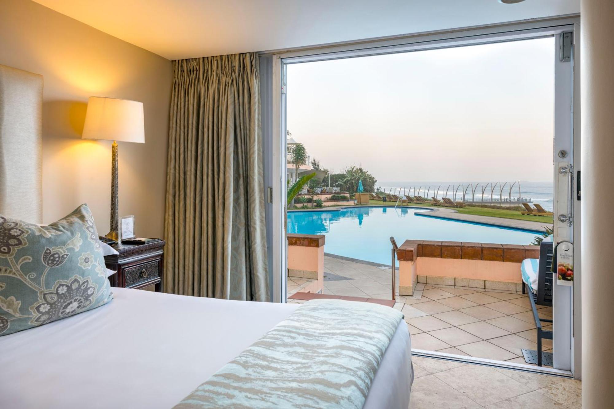 เบเวอร์ลี ฮิลล์ Hotel เดอร์บัน ภายนอก รูปภาพ A room at the Hilton Tel Aviv
