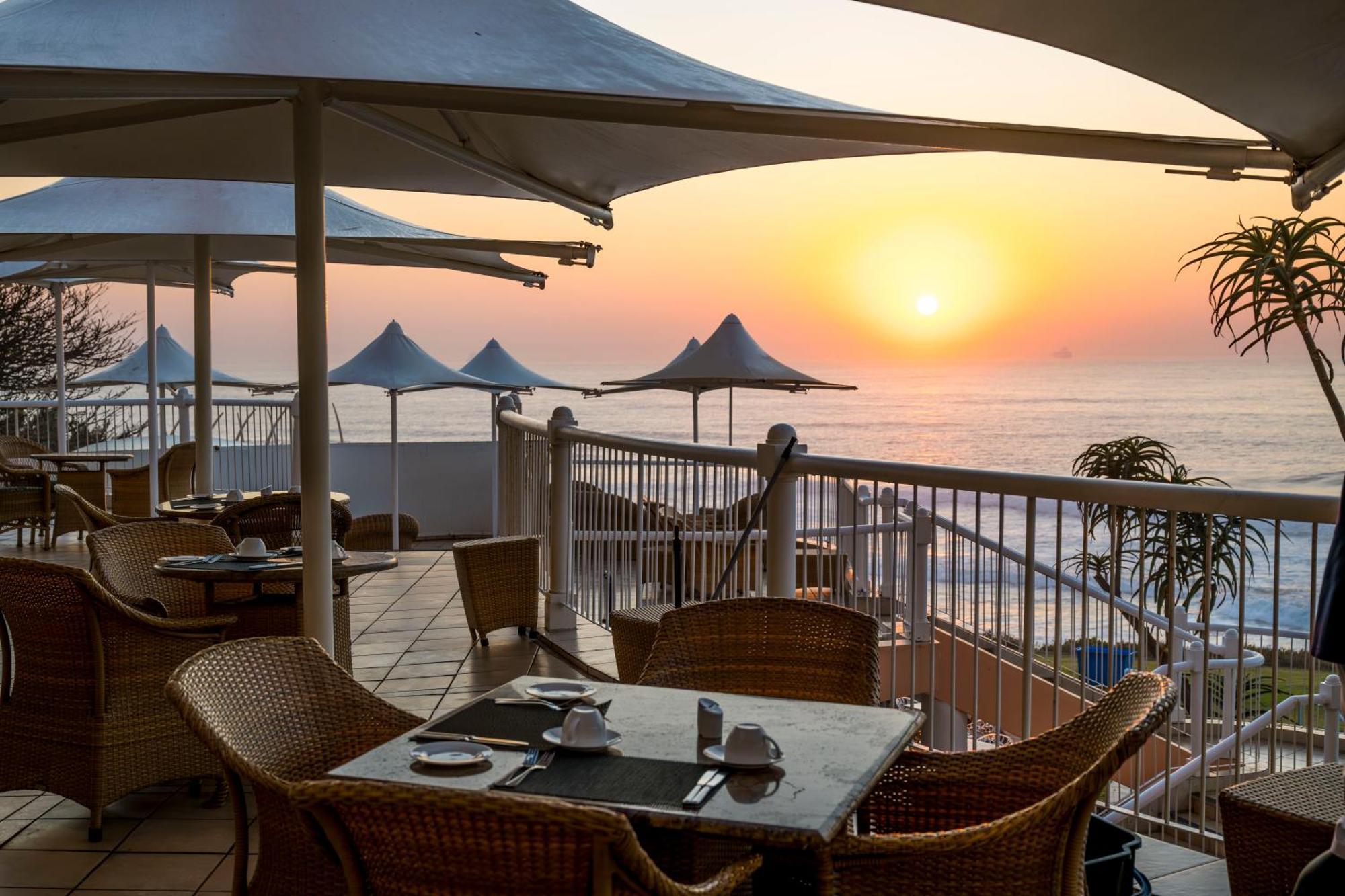 เบเวอร์ลี ฮิลล์ Hotel เดอร์บัน ภายนอก รูปภาพ Sunset at the Cape of Good Hope